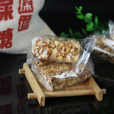 现货批发 云南特色休闲食品狗屎糖 桂花原味花生酥糖300g布袋装图4