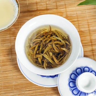 2018福鼎老白茶回甘白毫银针小饼 纽扣便携清甜白茶饼干厂家批发  2斤图4