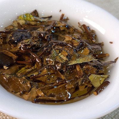 福鼎厂家老寿眉饼2015年有机寿眉饼陈年老白茶茶饼老寿眉茶叶批发  2件图4