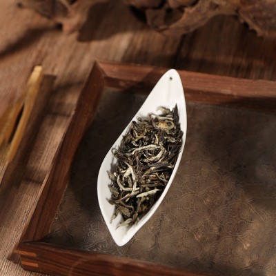 福鼎白茶2013年白牡丹老白茶散茶花香蜜甜核心产区霁雪春工厂批发  20斤图2