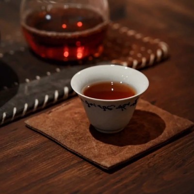 2002年中茶大红印熟茶云南普洱茶七子饼陈年老熟茶  2饼图2